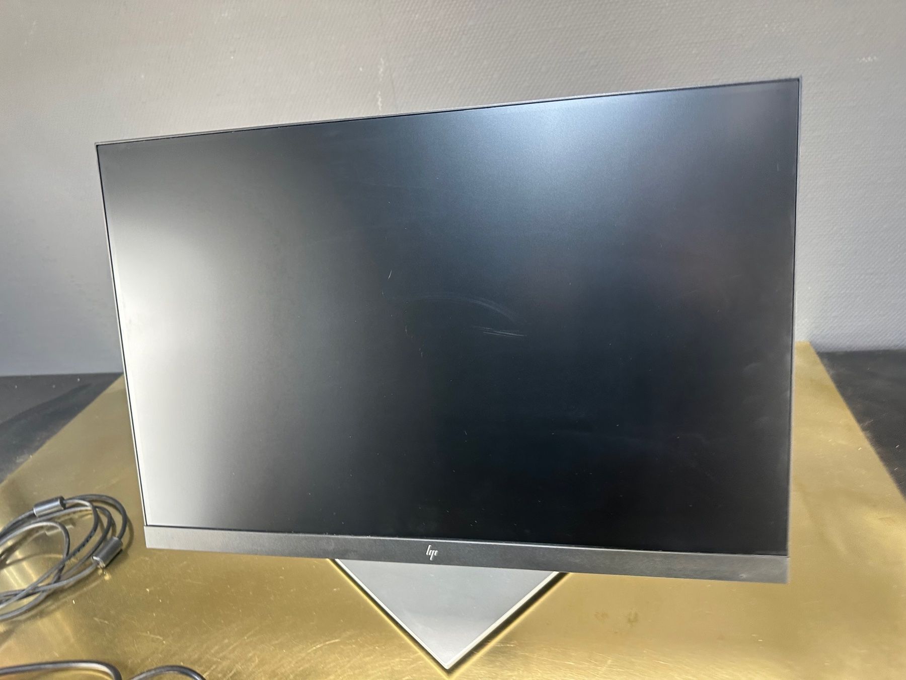 Hewlett Packard Monitor: Bildschirm, HP E24i G4, Gebraucht #1 – Usato da Laufenburg venduto da Sirluger 1