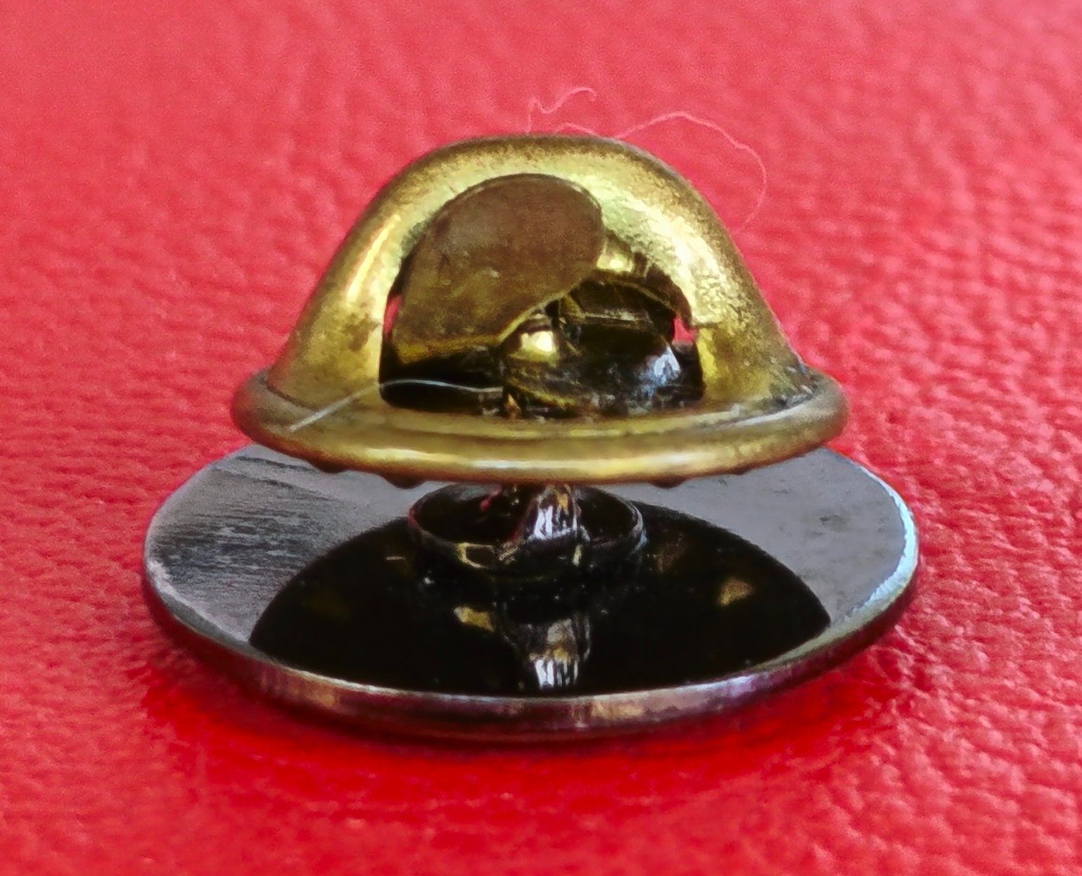 Placchette & Badge: Pin Lucky Strike, fairer Versand – Usato da Zürich venduto da Tanteemma369 2