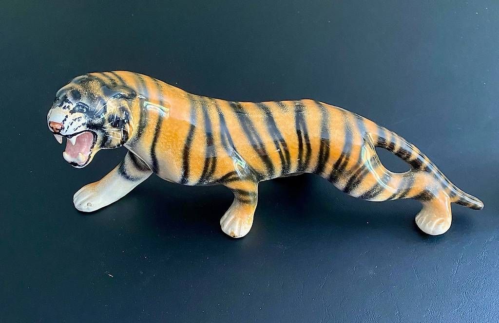 Statuette: 2 Tiger-Figuren aus glasierter Keramik – Usato da Zollikon venduto da LouisArmstrong 1