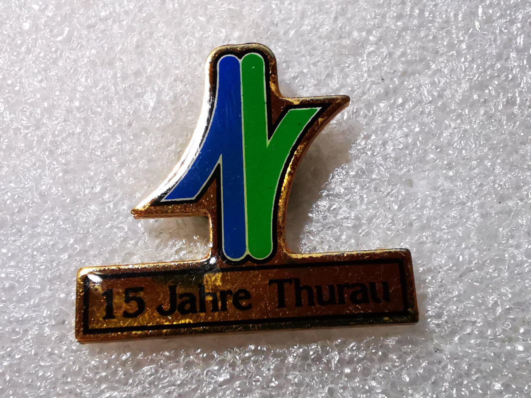 Placchette & Badge: Ansteckpin 36: 15 Jahre Thurau – Usato da Oppligen venduto da Pin-Fall-Shop