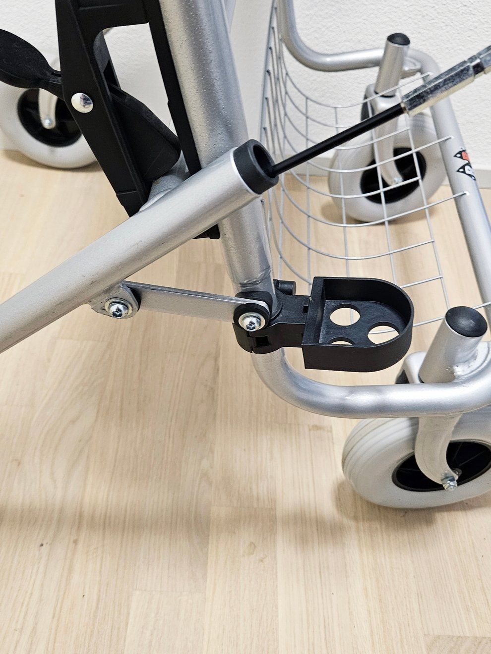 Ausili per la deambulazione: Rollator B XXL Bischoff & Bischoff – Usato da Zürich venduto da Numark 6
