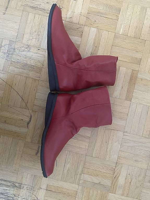 Damenschuhe: Rote Lederstiefelletten – Gebraucht aus Laufen von Looc_ 3