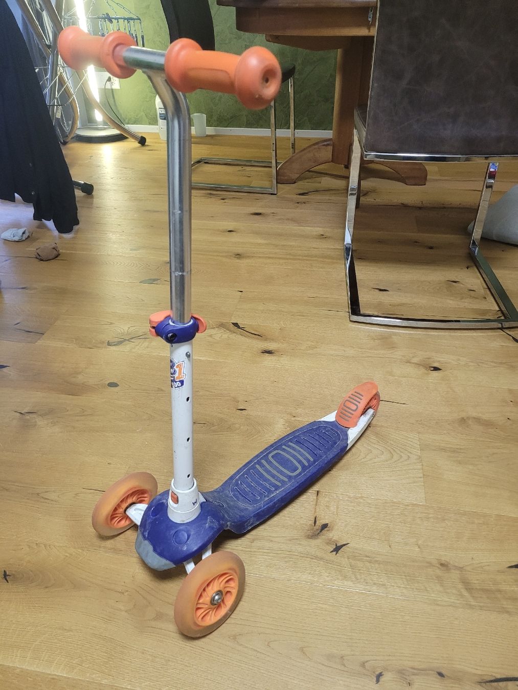 Oxelo Kickboard: Kinderroller von Decathlon,, bis 50 kg! – Usato da Emmen venduto da cedeeru