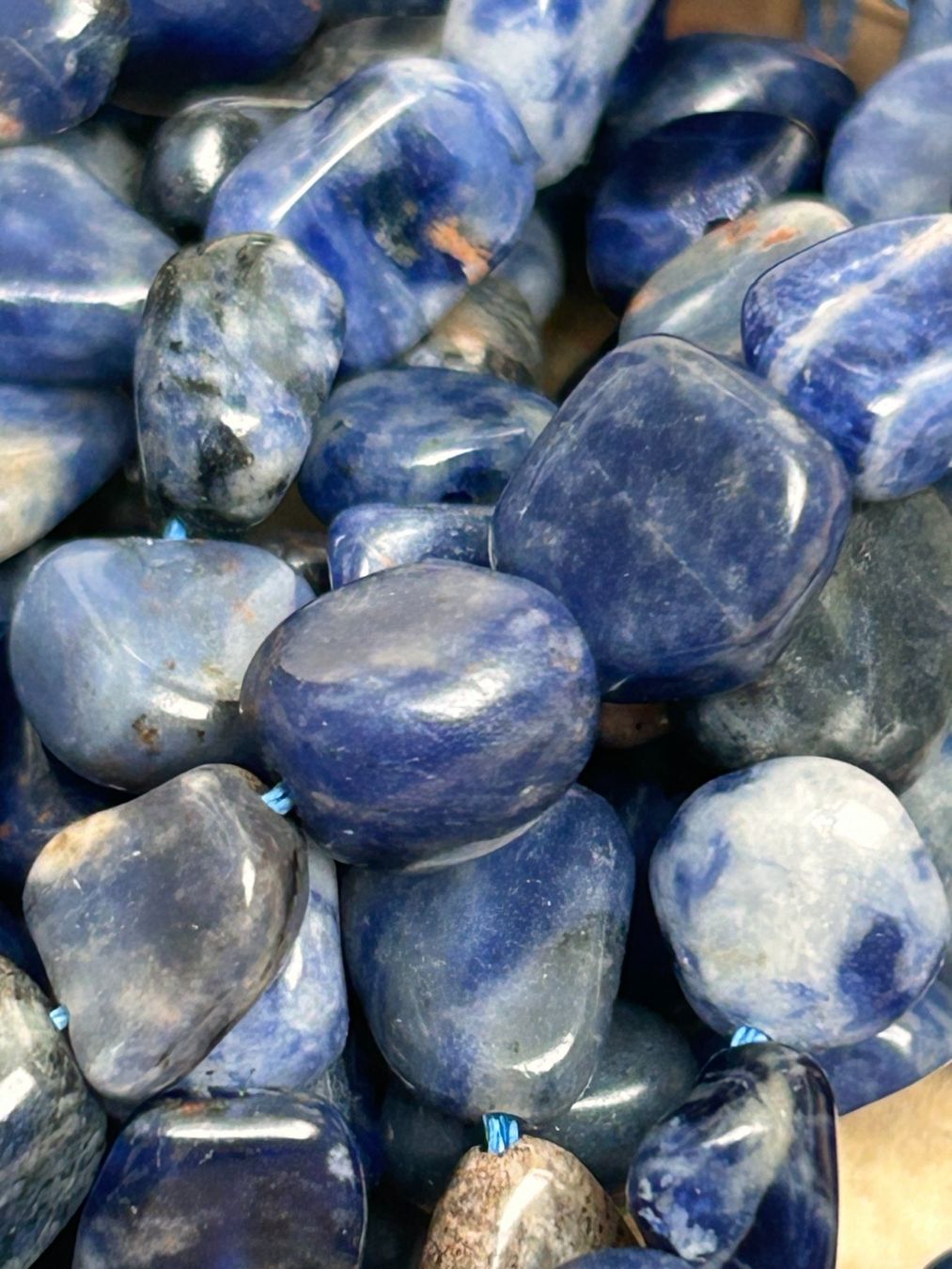 Pietre preziose: Aktion!!! Strang echte Sodalit Nuggets / stone 8-10 mm – Nuovo e nell'imballaggio originale da Niederrohrdorf venduto da Ytobi 2