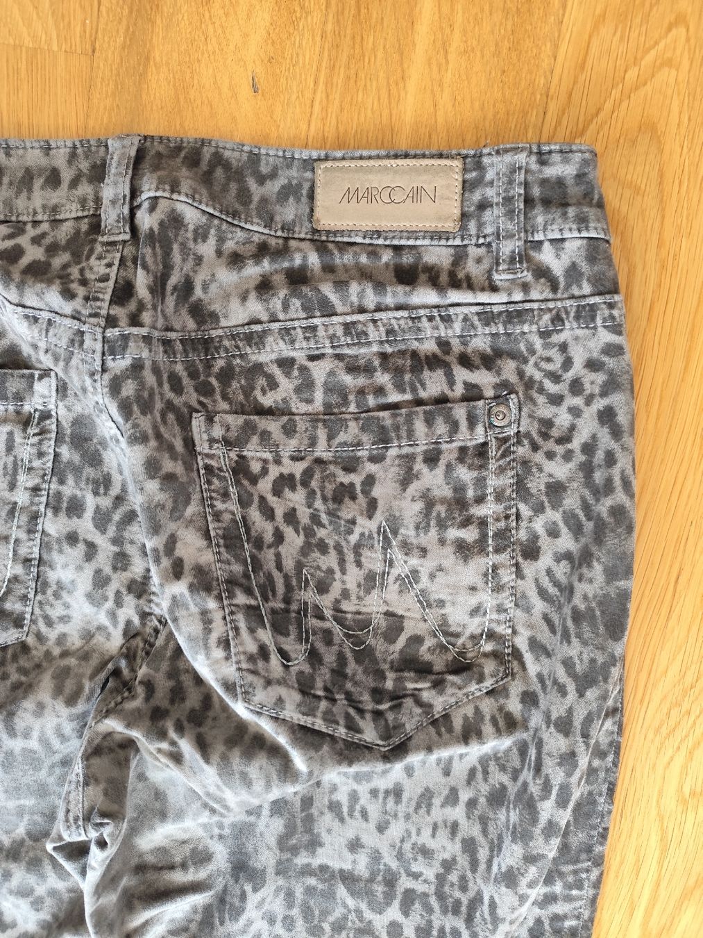 Marc Cain Pantaloni: Marc Cain Leoparden Hose – Usato da Rorschach venduto da 669802 4