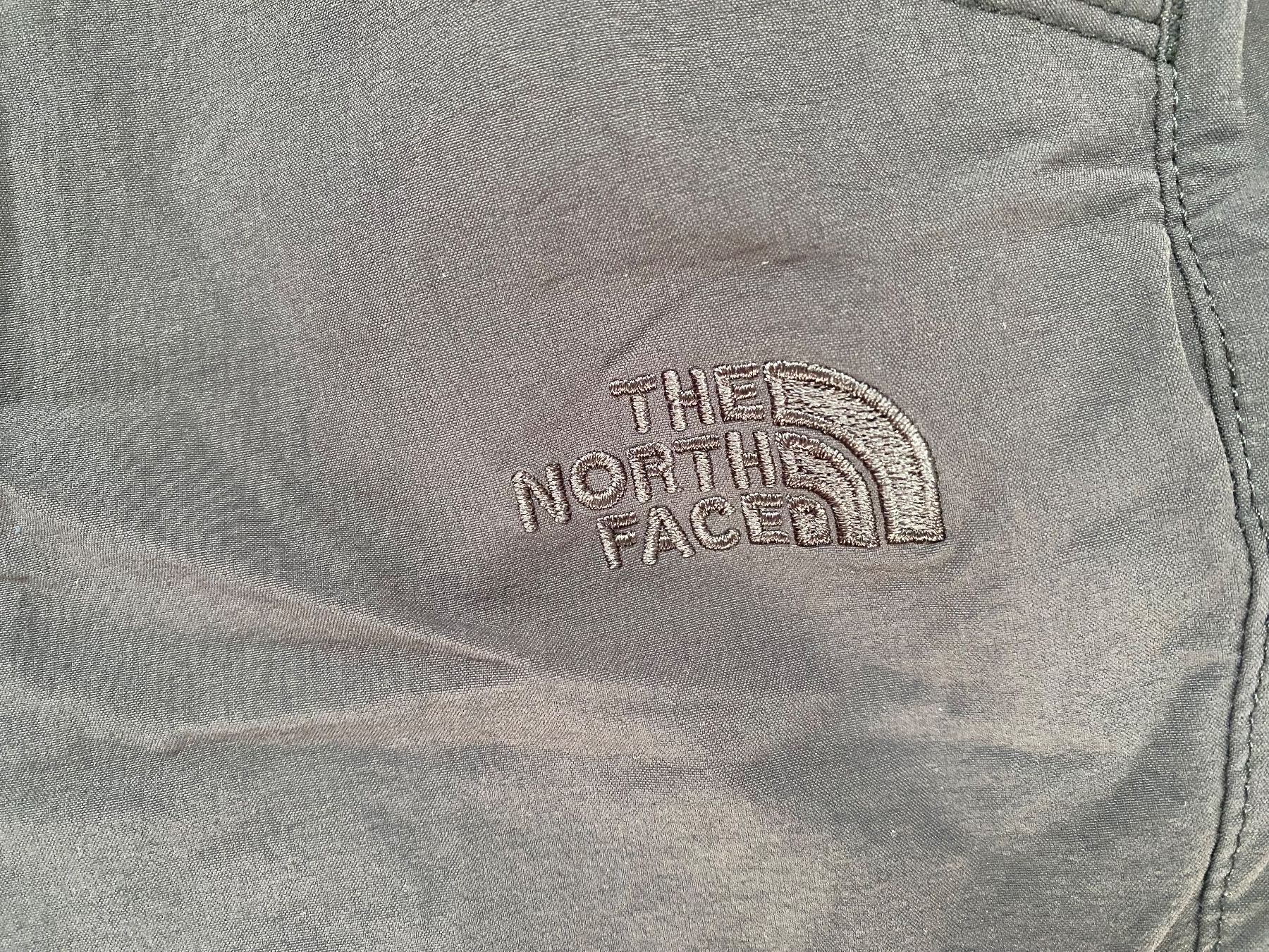North Face Pantaloni: THE NORTH FACE Shorts EU 4 – Usato da Würenlingen venduto da lori59 1