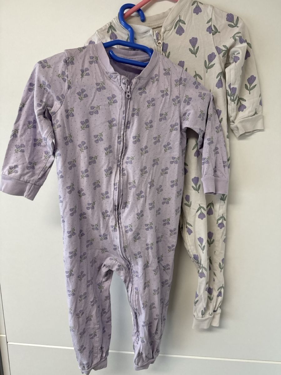 Lotti & Set di vestiti: Strampler Gr.12-18M von h&m – Usato da Bettwiesen venduto da Maori6
