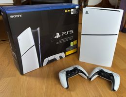 PS5 Slim mit zwei Controller neuwertig