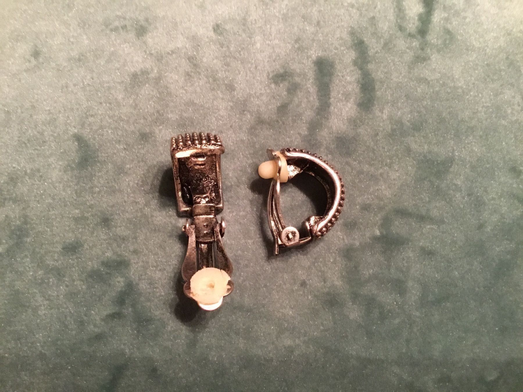Ohrringe & -stecker: Clips d’oreilles métal argent vieilli – Neu und originalverpackt aus Le Landeron von nic_8hd5 2
