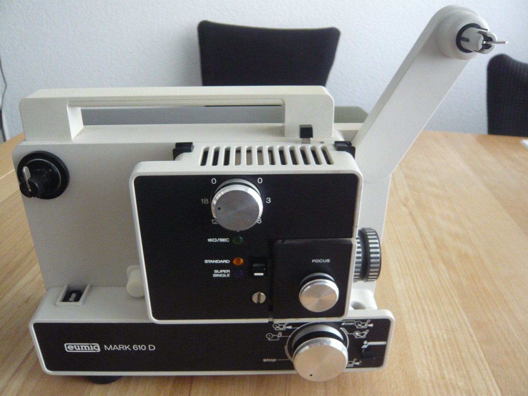 Home Cinema: Eumig MARK 610D Stummfilmprojektor – Usato da Winterthur venduto da Cajun
