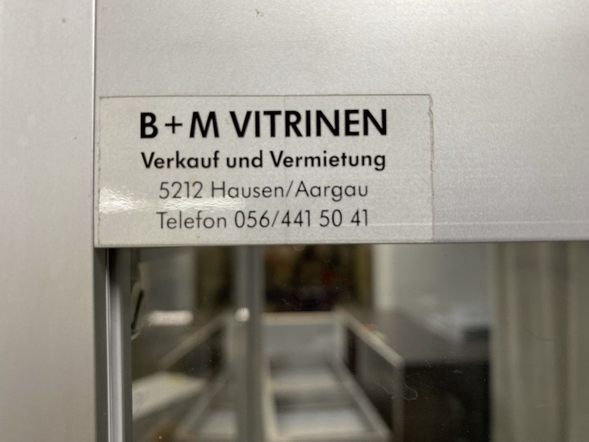 Vitrines: Glasvitrine beleuchtet  – D'occasion à Hägglingen par Karin0802 4