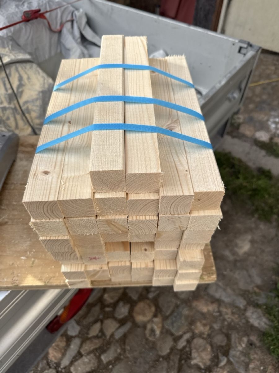 Articoli in legno: Brennholz  – Usato da Langnau i. E. venduto da Acrjl