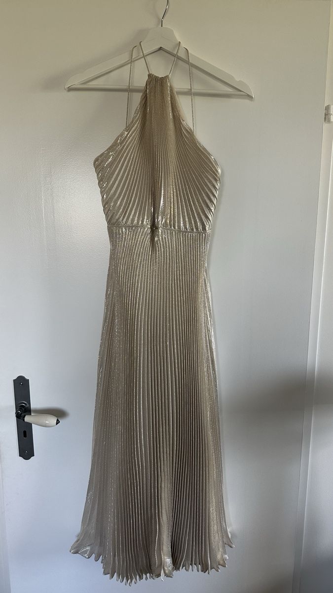 Vestiti: Robe de soirée plissée dorée dos nu - Taille 36 – Nuovo (secondo la descrizione) da Commugny venduto da rus_my8v