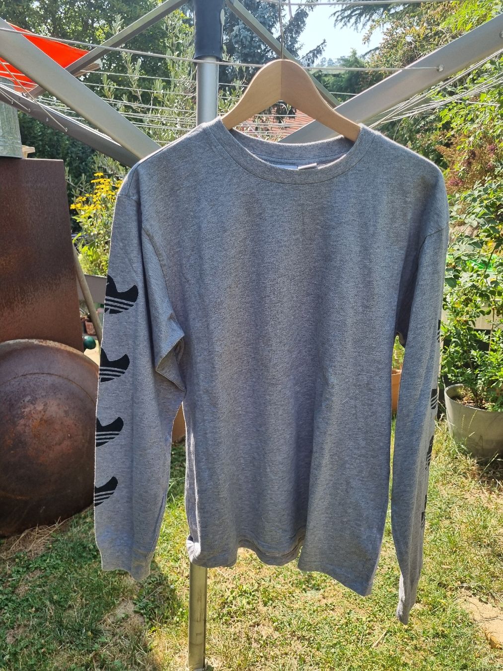 Adidas Pullover & Sweatshirts: Adidas Langarmshirt – Neu (gemäss Beschreibung) aus Witterswil von Katja...