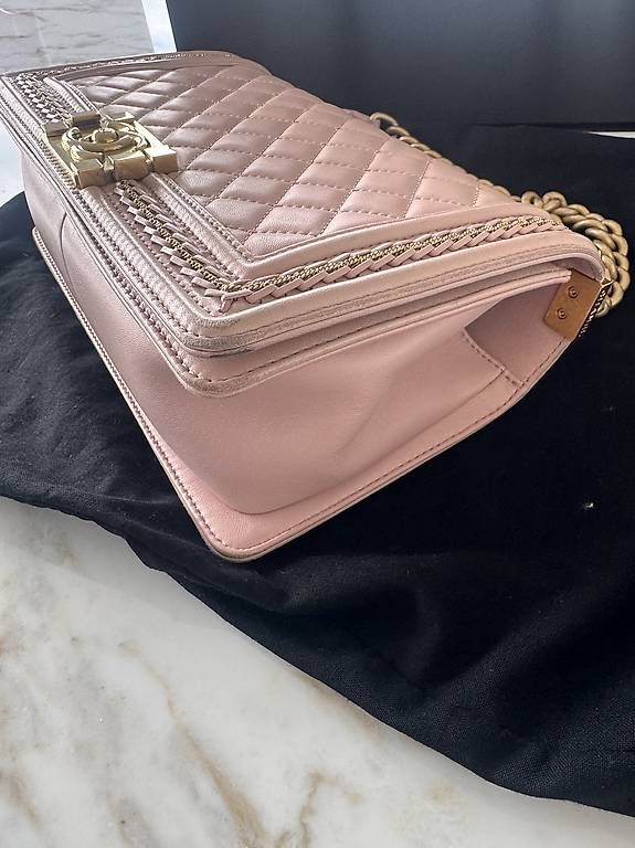 Chanel Taschen für Damen: CHANEL Medium Boy Bag Hellrosa – Gebraucht aus Zürich von SAM16 1