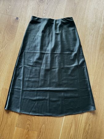 Maxi Rock in Satin-Finish Grösse M