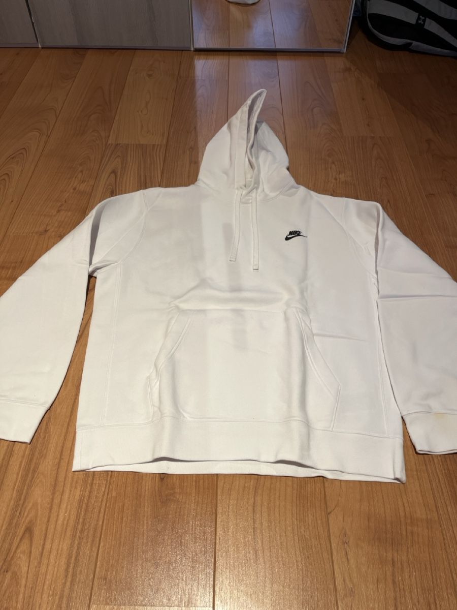 Nike Pullover & Sweatshirts: Nike Kapuzenpullover – Gebraucht aus Neu St. Johann von GigerEn