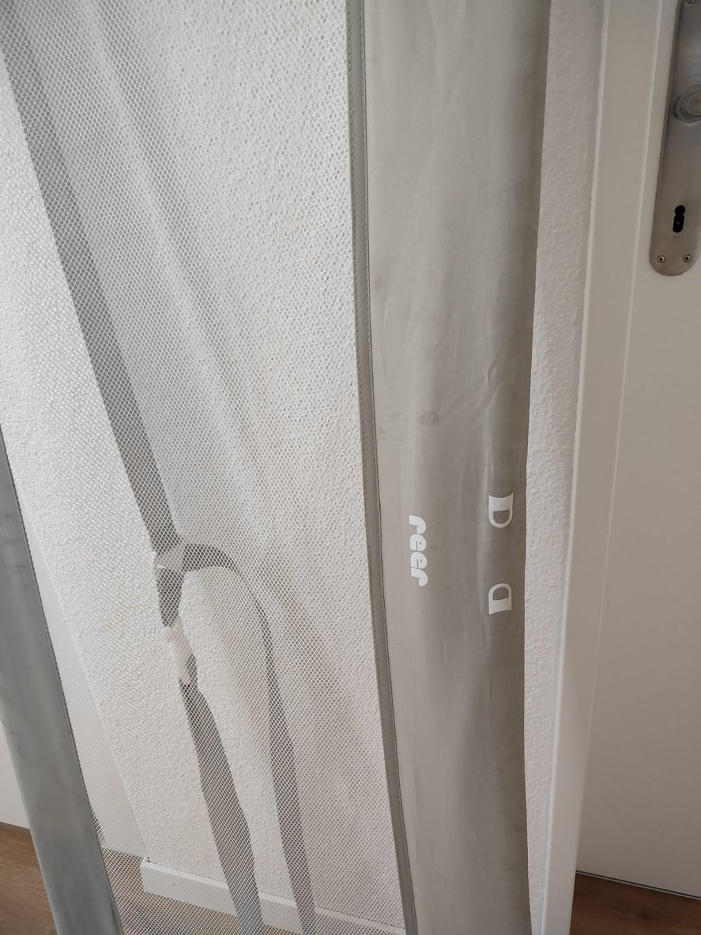 Lauf- & Sicherungsgitter: Flexibles Schutzgitter Bettgitter Dooky – Gebraucht aus Kriens von Ivana4 2