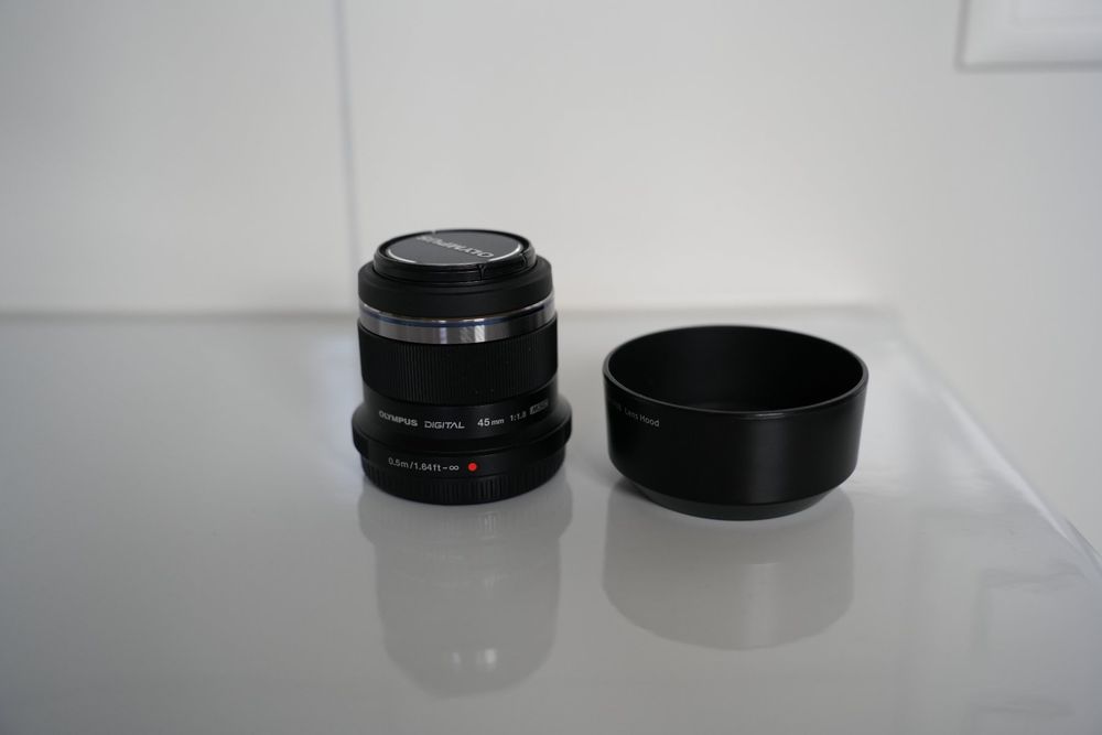 Olympus ED 45mm f1.8, inkl. Sonnenblende Kaufen auf Ricardo