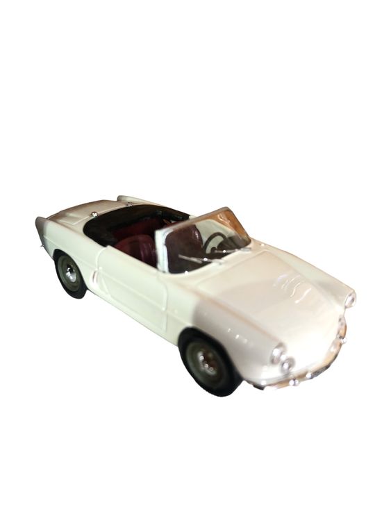 File:Alpine Renault A 106 in 1-18 scale (16602965975).jpg - Wikimedia