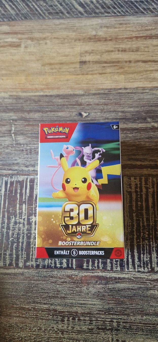 Pokémon Sammelbilder & Trading cards: Pokemon 30 Jahre Booster Bundle DE – Neu und originalverpackt aus Schleitheim von PokePoe