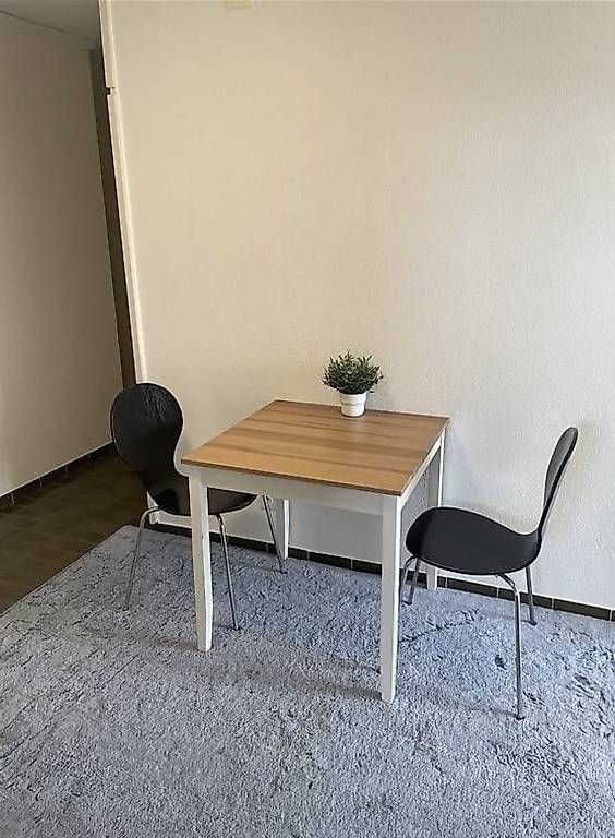 Tapis: Teppich abzugeben – D'occasion à Kloten par MMB_21