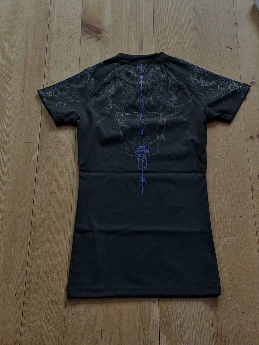 T-shirt: Compression Shirt Breathedivinity – Usato da Grüsch venduto da jus_9spy 1