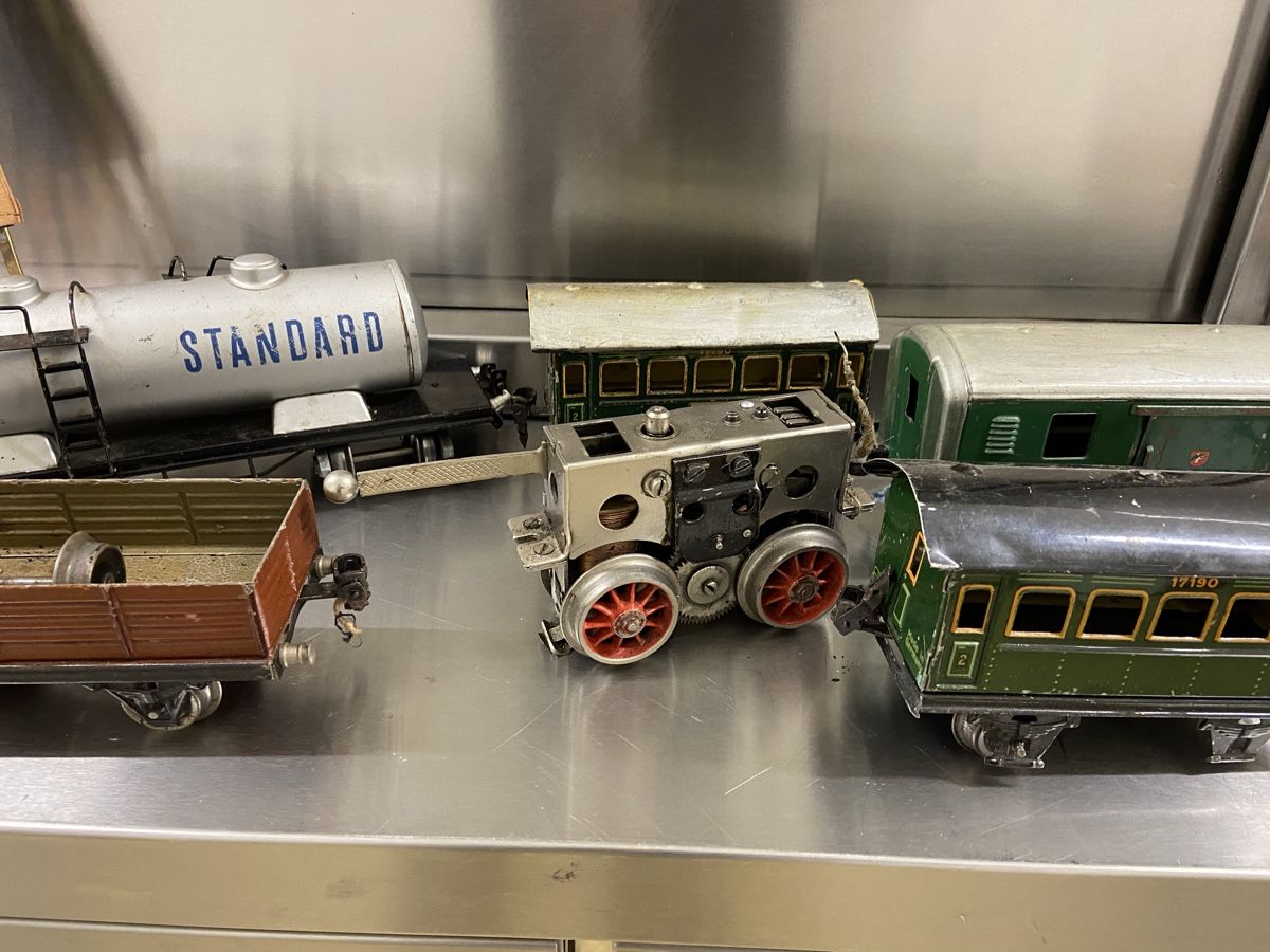 Märklin Modelleisenbahnen: Antike Märklin Blech Eisenbahn Sammlung, Spur 0 – Gebraucht aus Dietikon von brocki-eyra 6