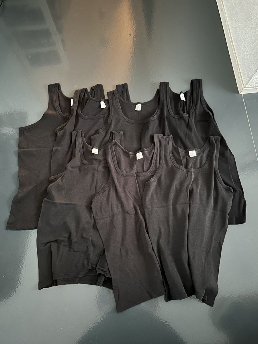 T-Shirts: 7 Herren Tanktops – Gebraucht aus Schlieren von James1010 2