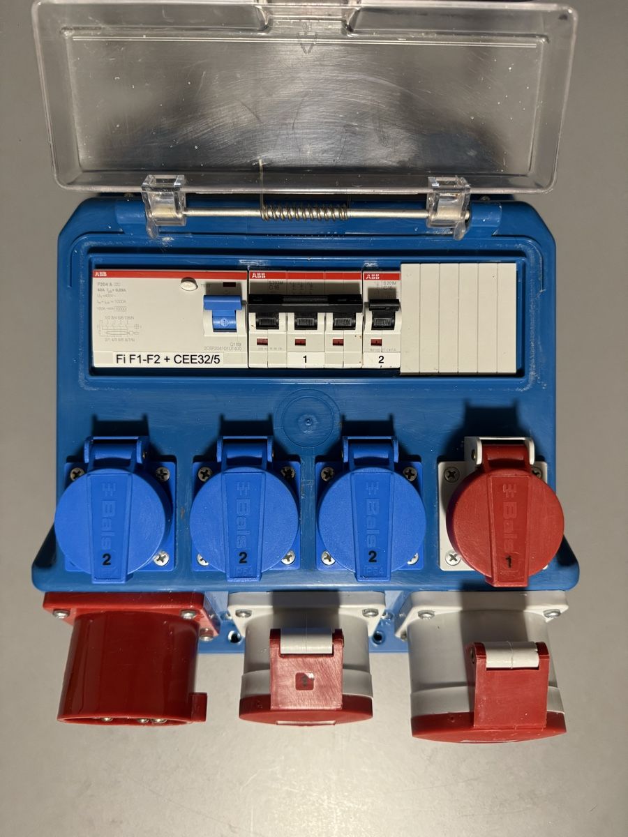 Elettrotecnica: Bals Stromverteiler EVKB 10/32A blau, IP44 - Top! – Usato da Basel venduto da bau_6tk8 1
