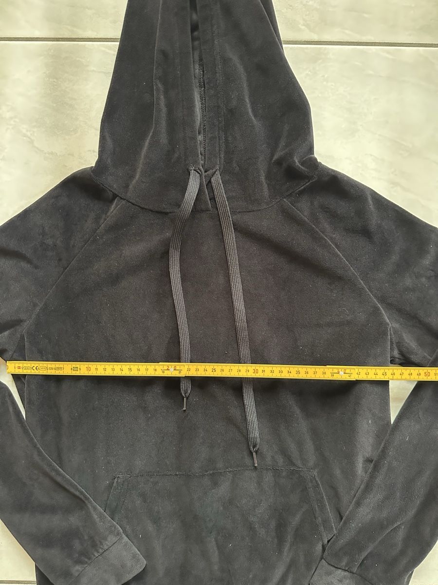 Pullover & Sweatshirts: Kapuzenpullover Samt Schwarz, guter Zustand – Gebraucht aus Hergiswil NW von kaufe_at_kaufmann 4