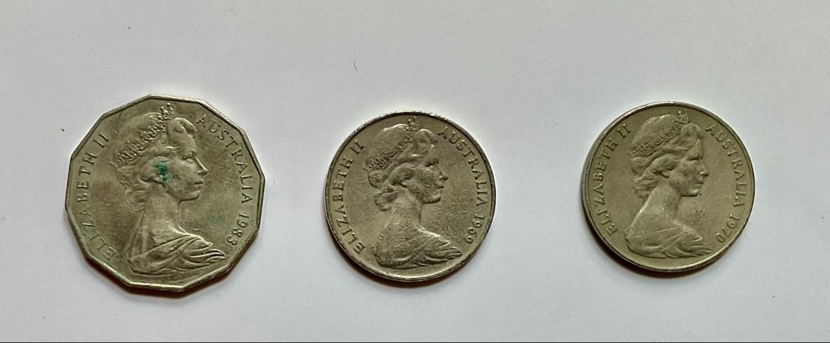 Tutti le monete: Drei Australische Münzen 20 & 50 Cent – Usato da Endingen venduto da nathan05