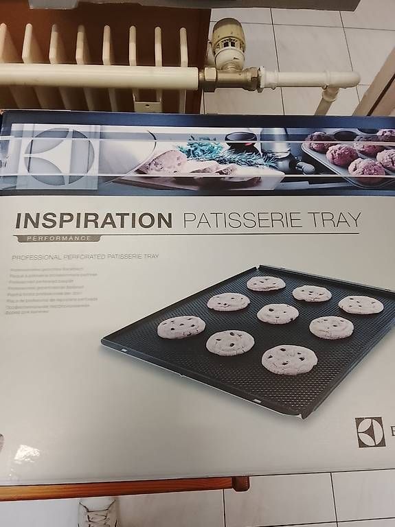 Teglie da forno: Electrolux Patissery Tray – Usato da Neuhausen am Rheinfall venduto da galleria13 1