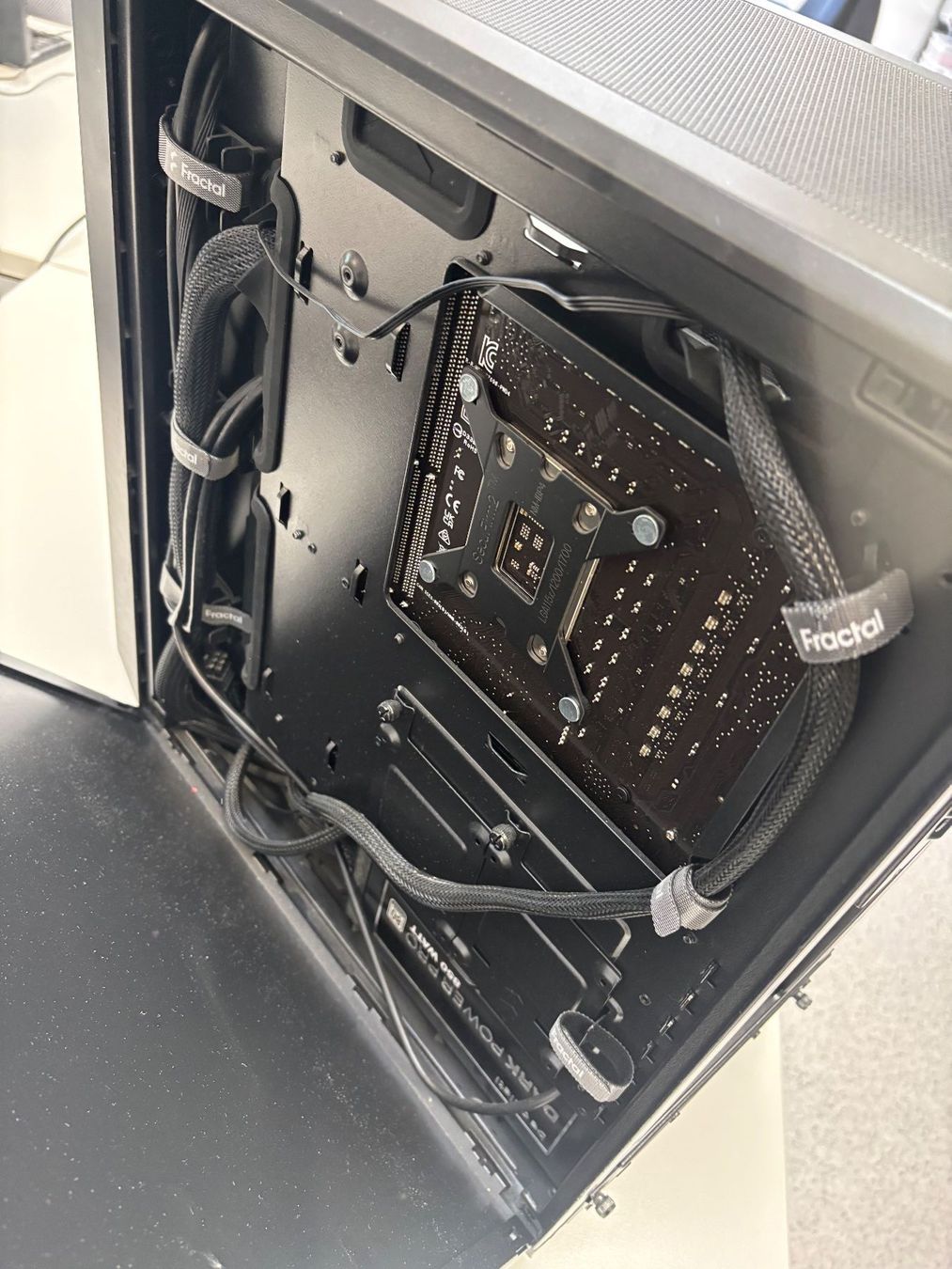 PC: Computer mit Intel i5-12600K und 32GB RAM – Usato da Zürich venduto da mar_hs6l 7