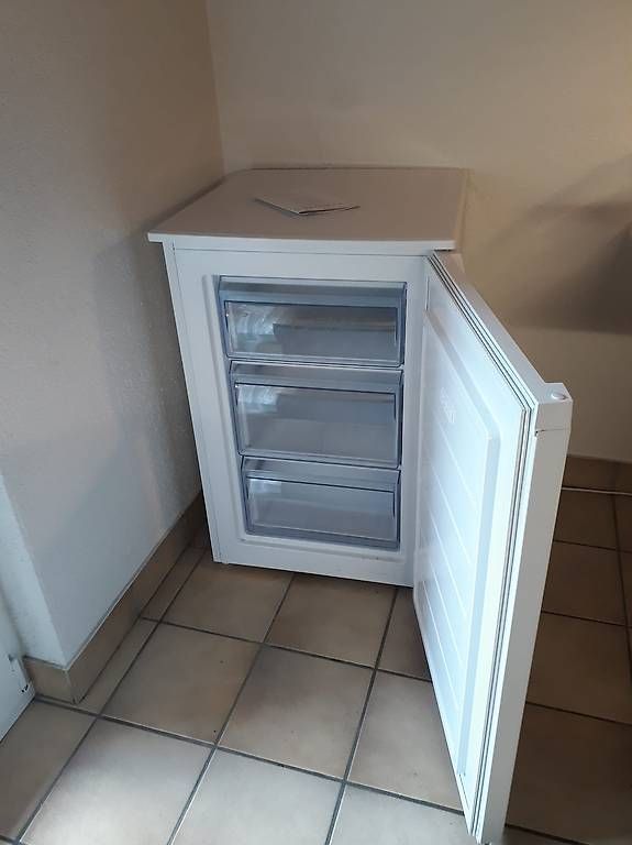 Gefrierschrank: Congélateur Kibernetik TK 92 – Gebraucht aus La Chaux-de-Fonds von edm_dh89