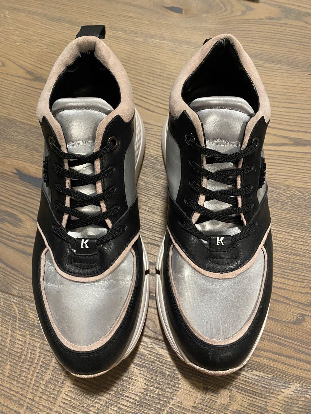 Karl Lagerfeld Scarpe da donna: Karl Lagerfeld Sneaker – Usato da Wetzikon ZH venduto da Deba26 1