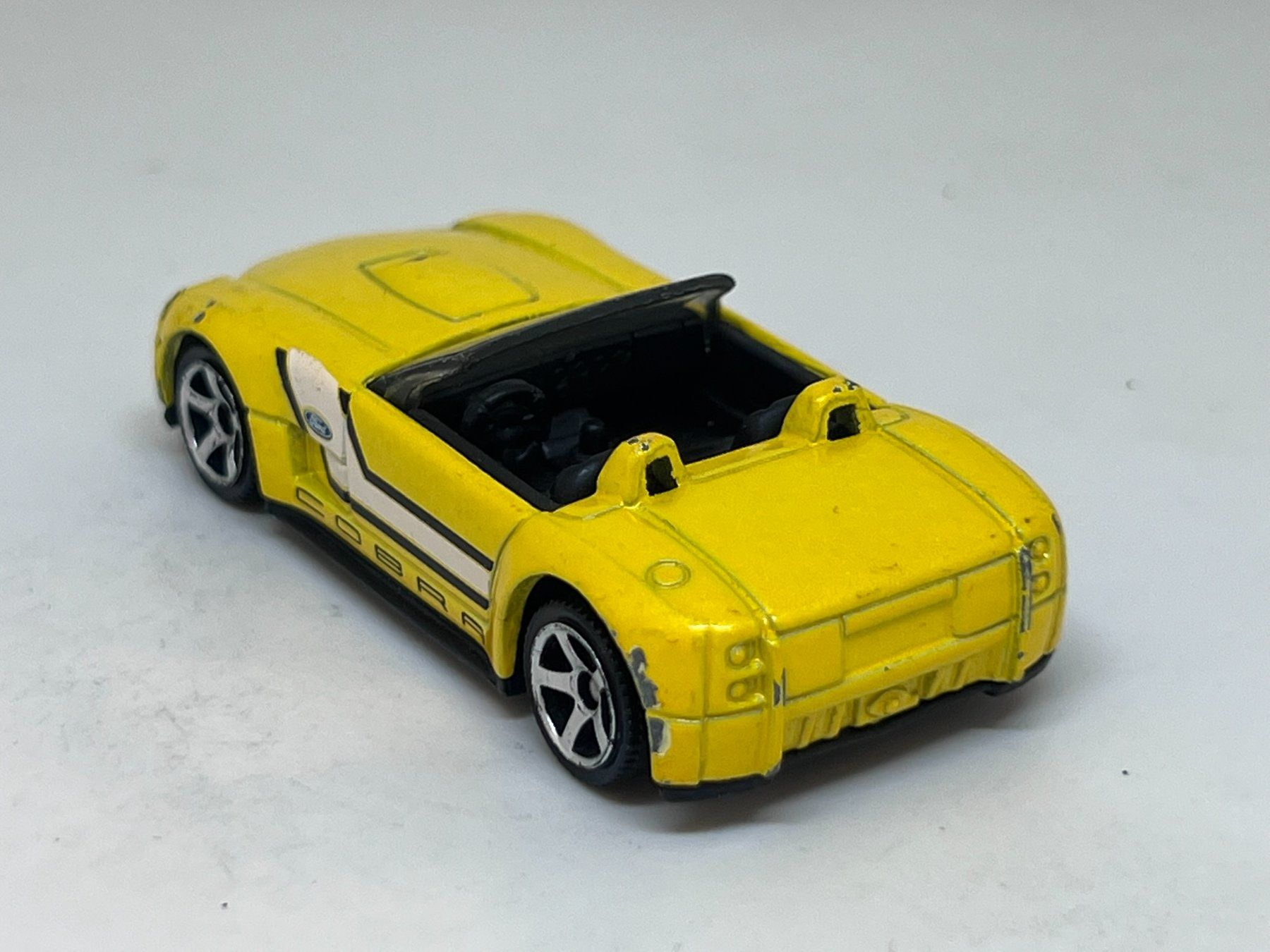 Matchbox Modellini d'auto: Matchbox Ford Shelby Cobra Concept #701 – Usato da Wildegg venduto da LaaBoutique 2