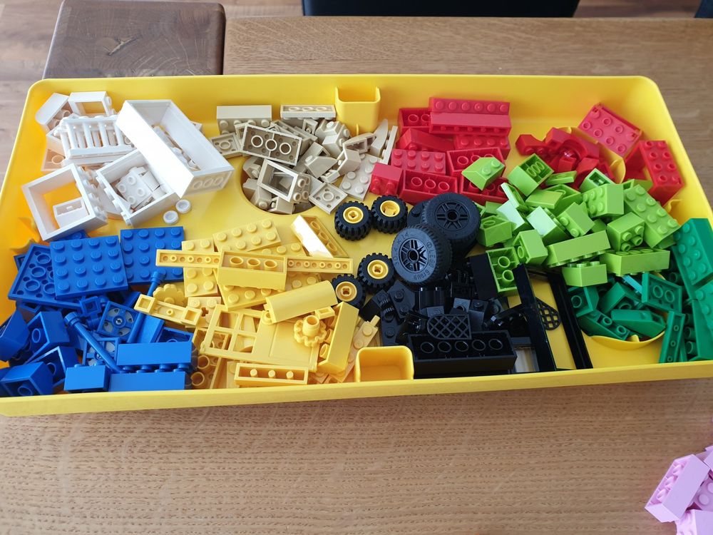 LEGO Classic Große Bausteine-Box 10698 – Kreatives Bauset mit Aufbewahrungsbox