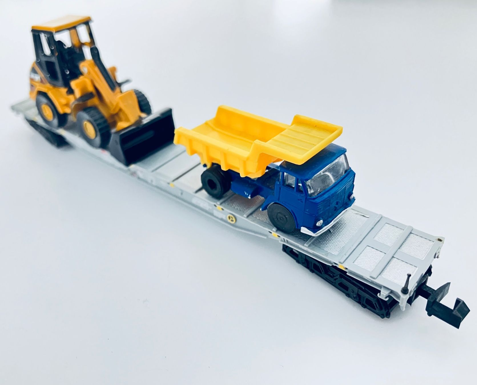 Trix Modellini di ferrovie: CAT Radlager Bagger SBB Transport SPUR N #220 – Usato da Oberbuchsiten venduto da Orsetto24 2