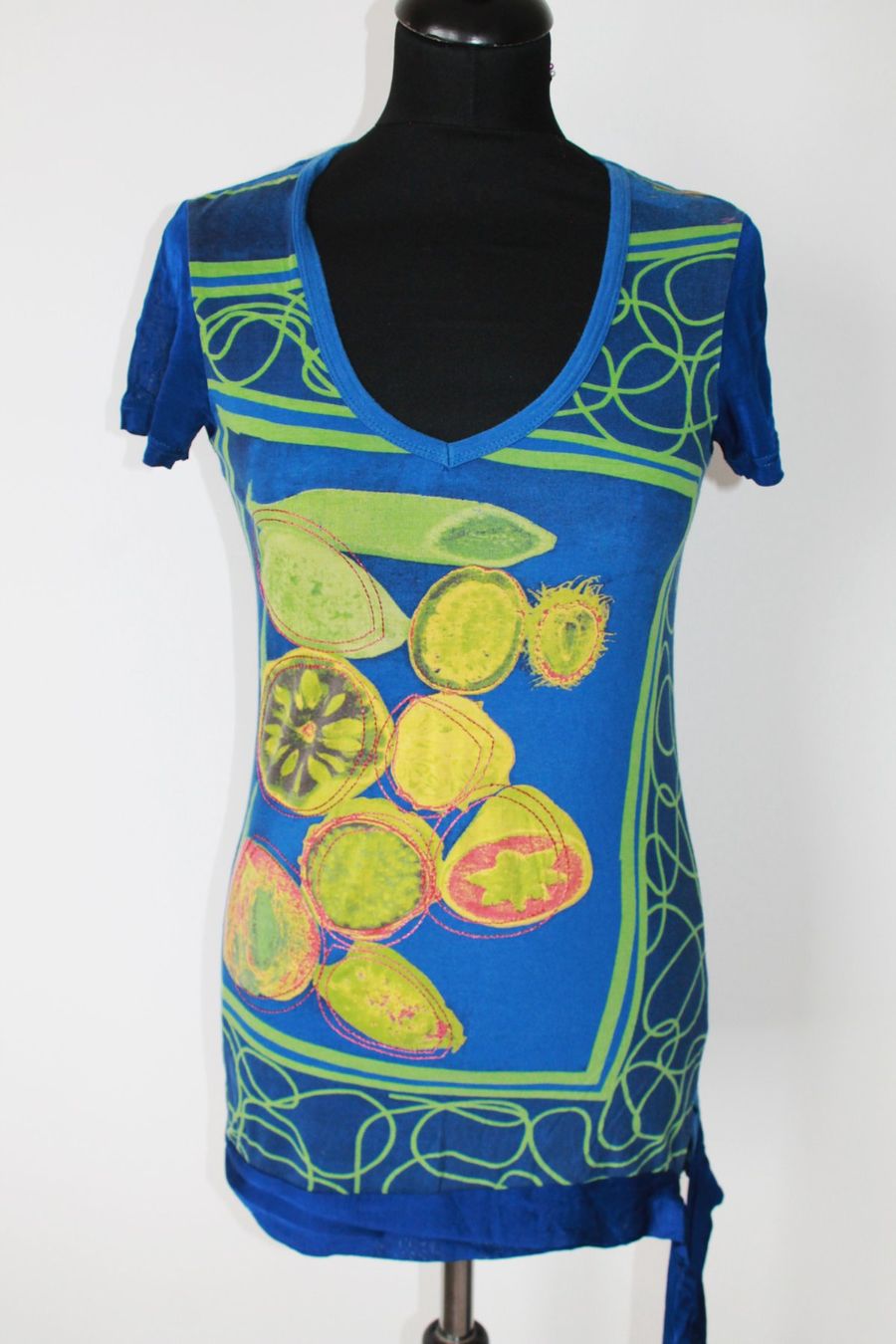 Desigual Tuniche: Tunique DESIGUAL taille M – Usato da Chez-le-Bart venduto da jasse