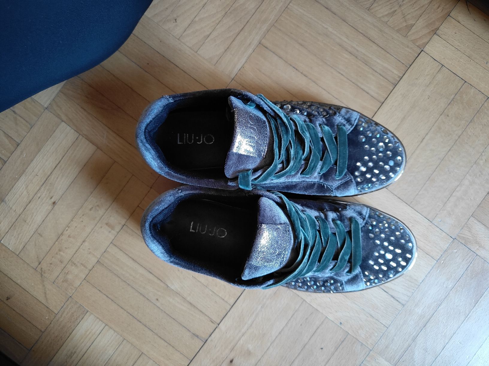 Scarpe da donna: Baskets Liu Jo en velours gris avec strass - Taille 38 – Nuovo (secondo la descrizione) da Biel/Bienne venduto da Edi5Roli3 3