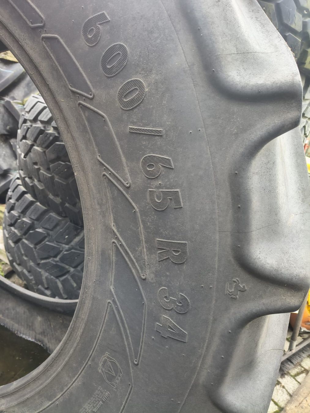 Pneumatici & Ruote complete: Bereifung 600/65 R 34 – Usato da Zuckenriet venduto da anroda