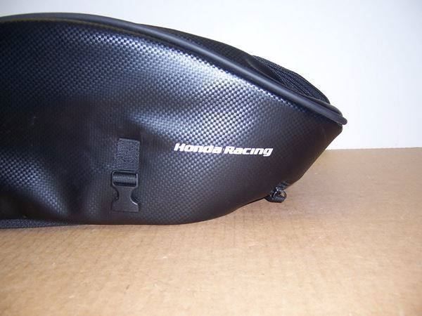 Honda Alle Motorradersatzteile: Honda Racing Sattel-Umhängetasche – Gebraucht aus Kölliken von motoleu 2