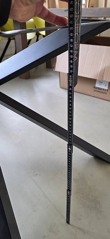 Sonstiges Mobiliar: Tisch Gestell Spinnenfüße, neu – Neu und originalverpackt aus Lützelflüh-Goldb von Rampenverkauf_72_ 3