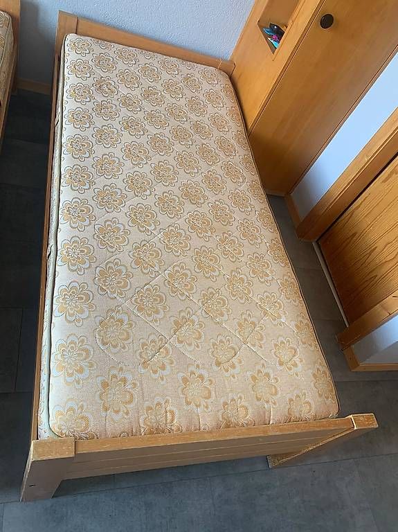 Lits: Lit plus matelas – D'occasion à Palezieux Gare par vdv02 2