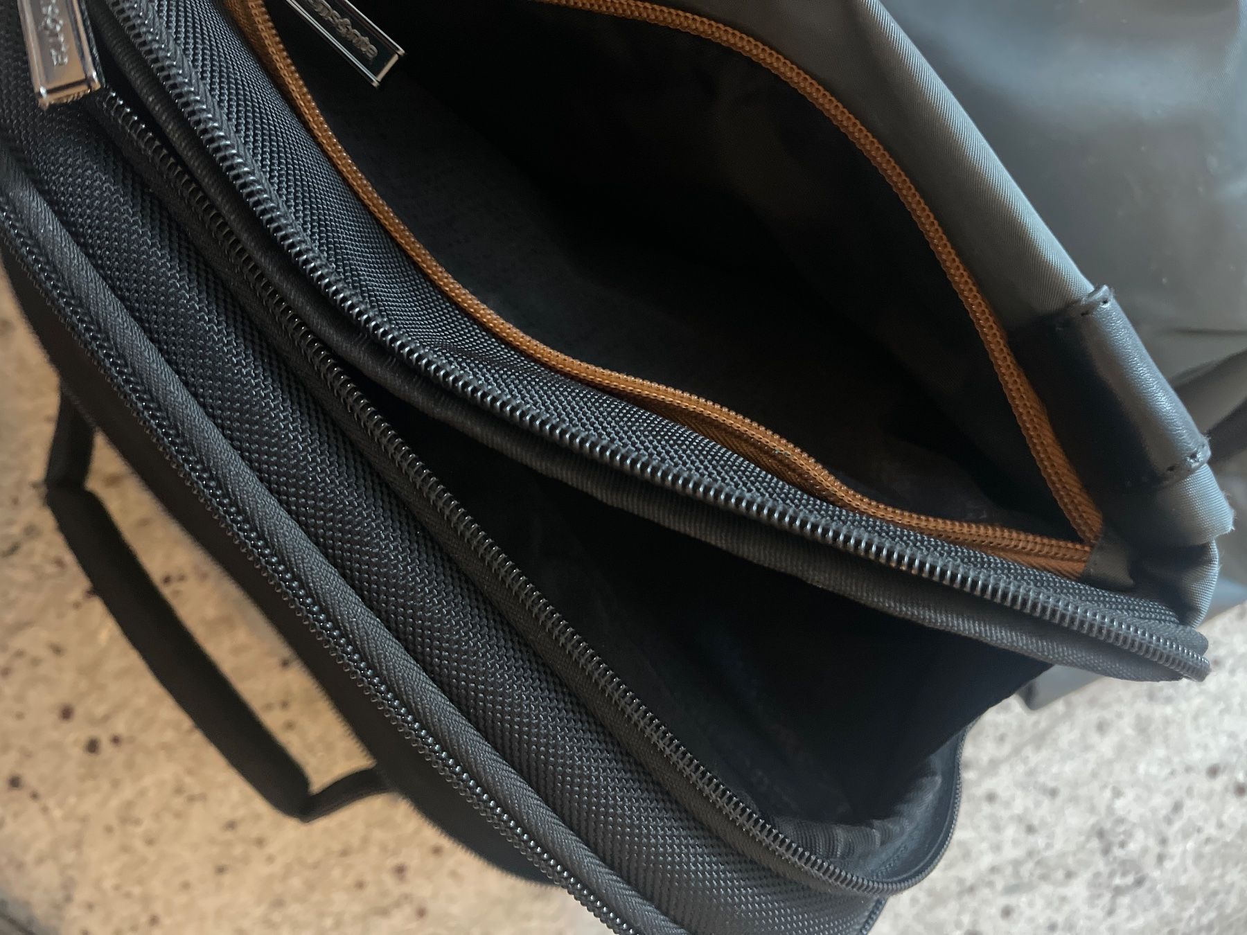 Samsonite Rucksäcke: Samsonite Laptop Rucksack. Sehr Praktisch! – Gebraucht aus Rüschlikon von bur_7r8m 4