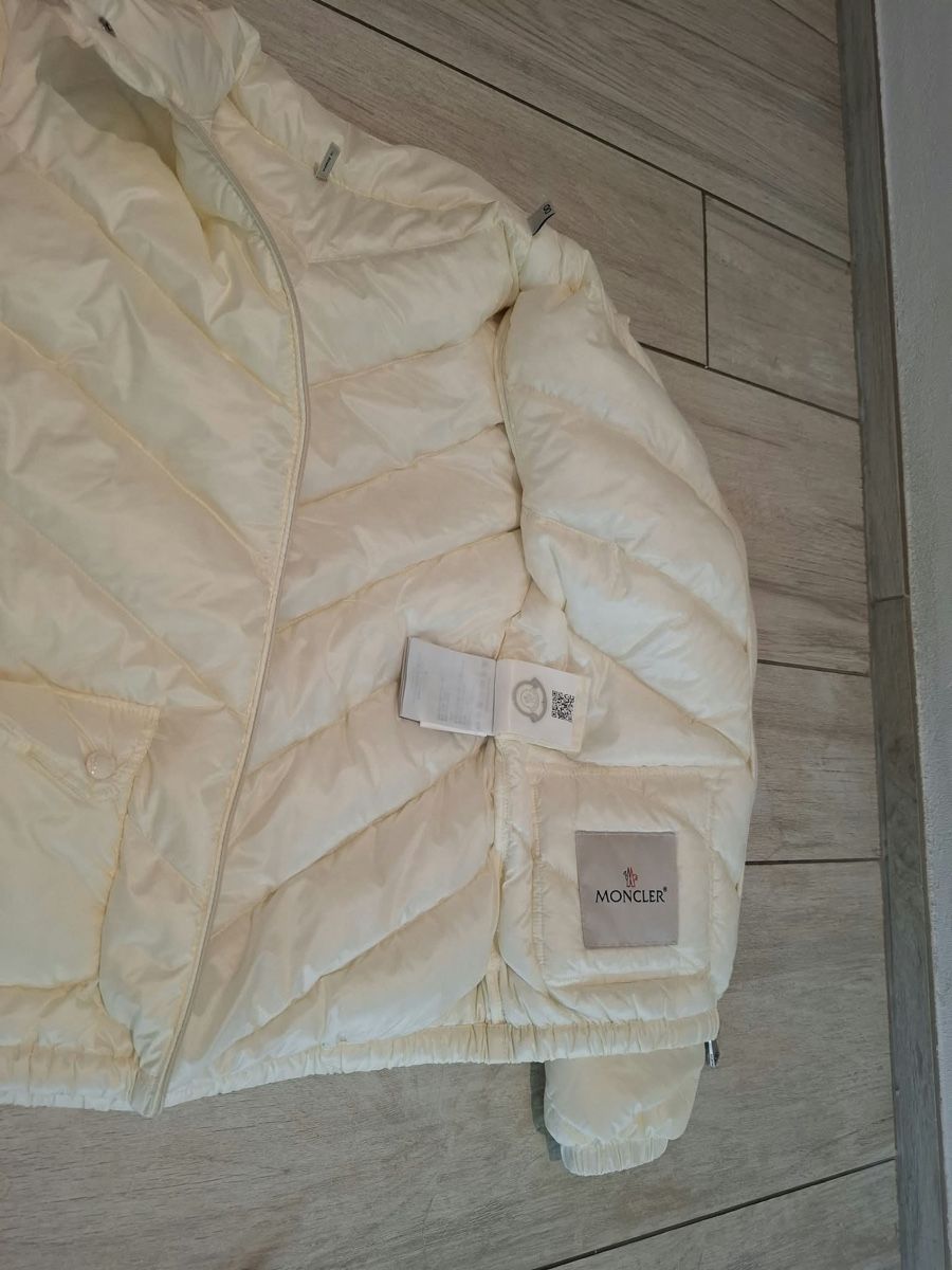 Moncler Giacche: Veste/Jacke Moncler – Nuovo (secondo la descrizione) da Prilly venduto da Sdeca 1