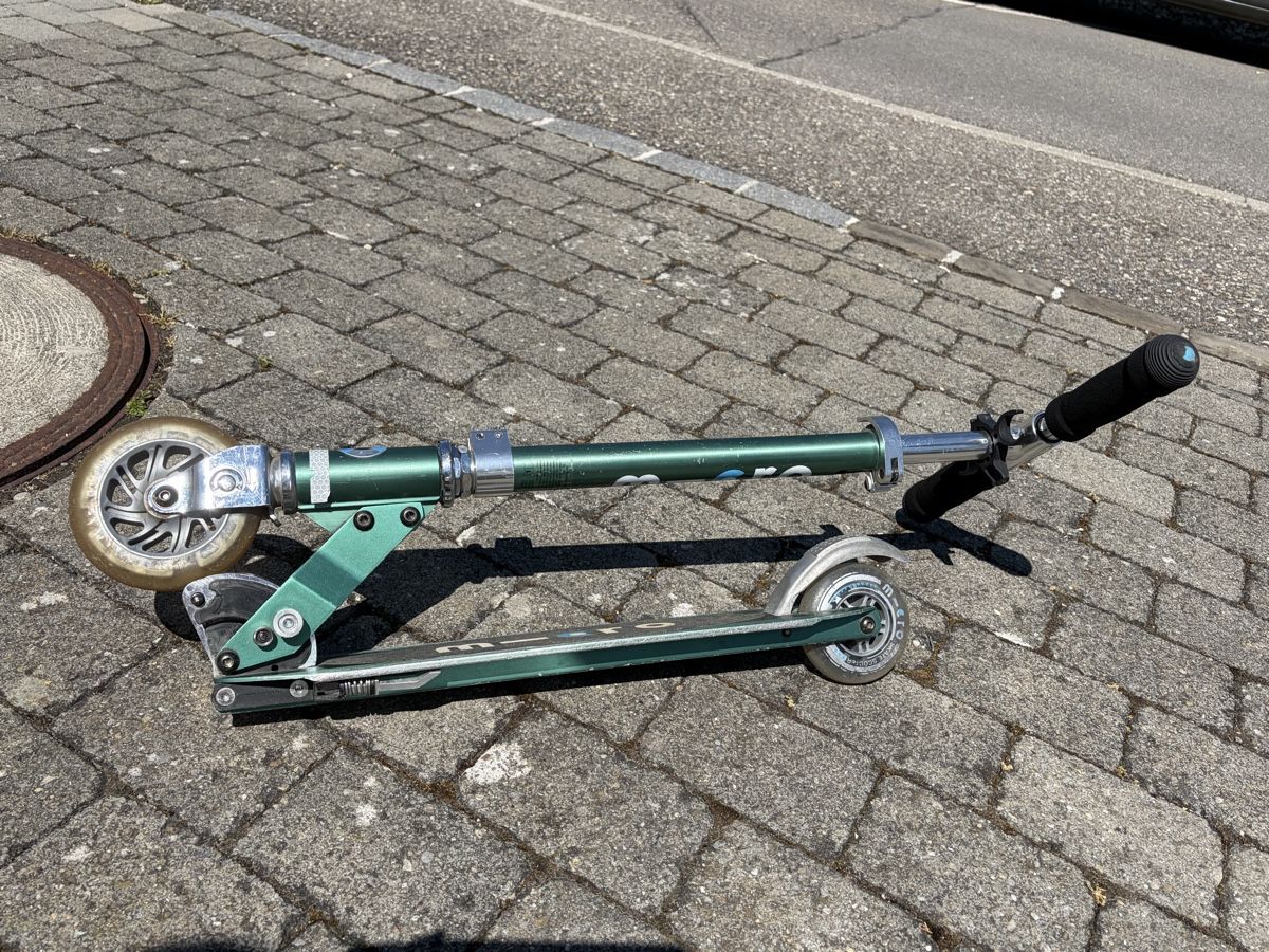Micro Kickboard: Micro Scooter grün – Usato da Kerzers venduto da vog_tnj7 1