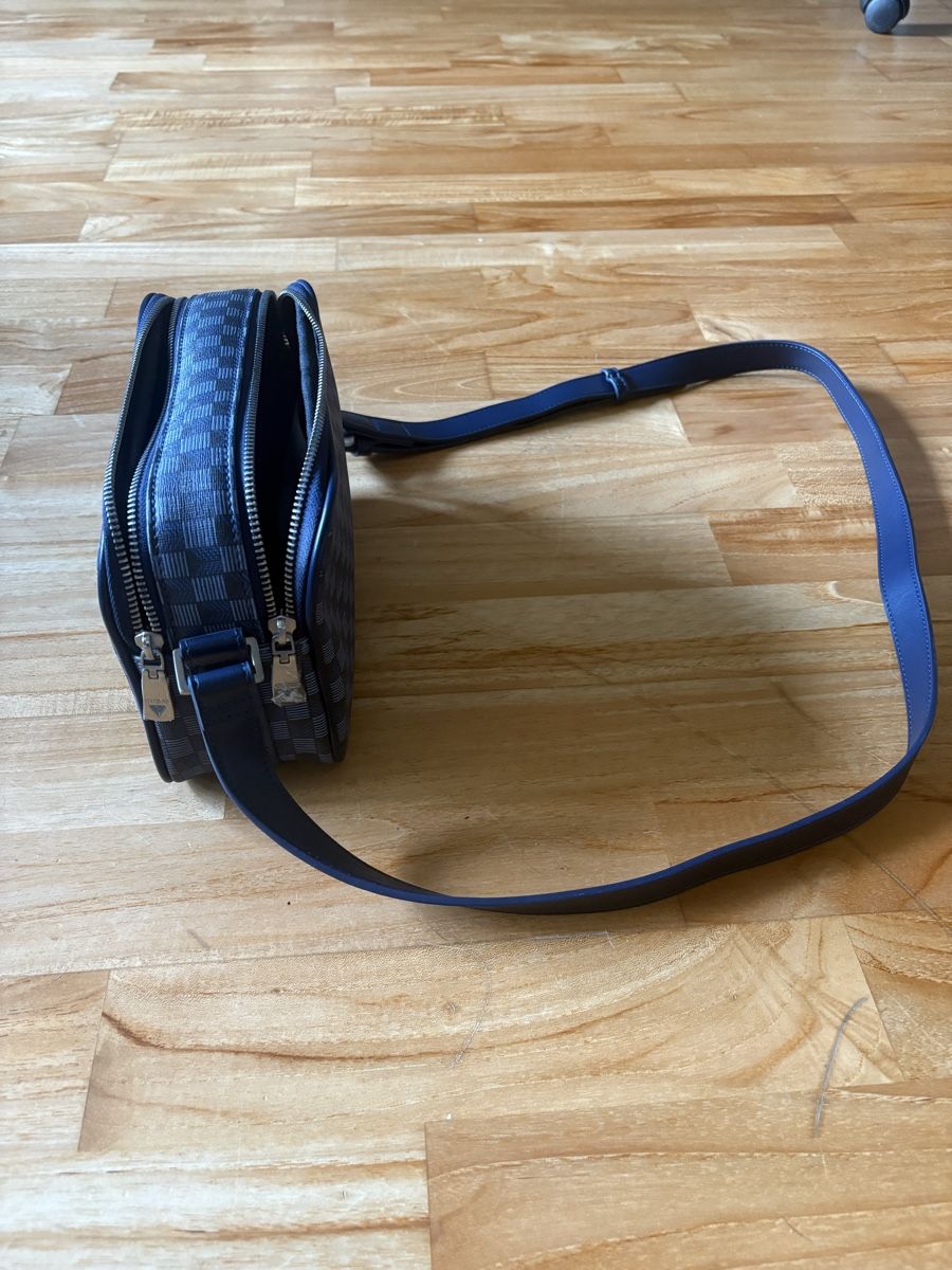Guess Sonstige Kleidung & Accessoires: Sacoche GUESS Bleue – Neu (gemäss Beschreibung) aus La Chaux-de-Fonds von hug_y9hf 1