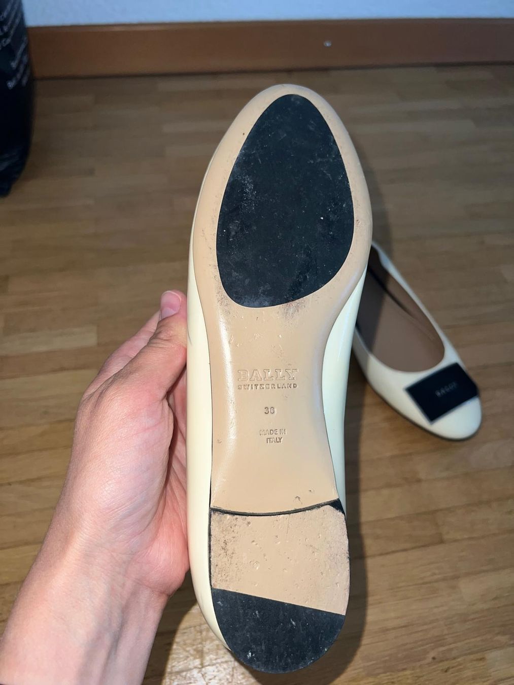 Bally Scarpe da donna: Bally Ballerinas Gr. 38 Lackleder Creme – Usato da Jona venduto da admirvukovic 4
